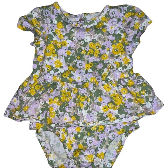 Carter's Other - Baby girls outfit 6 months